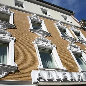 Adlerhof Oda ve Kahvaltı